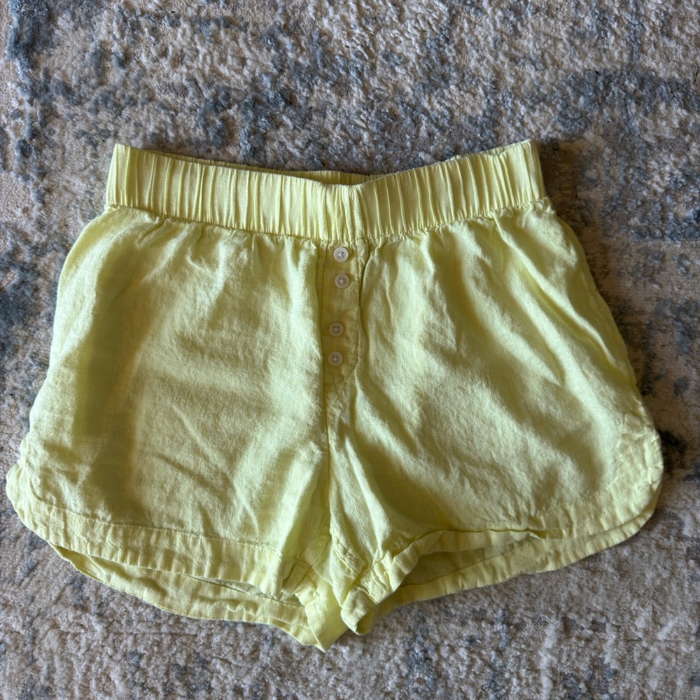 stars above Light Yellow Elastic-Waist Button-Front Athletic Shorts